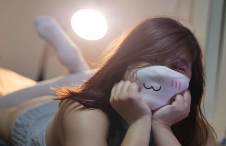 Peach Catto sexy star pics