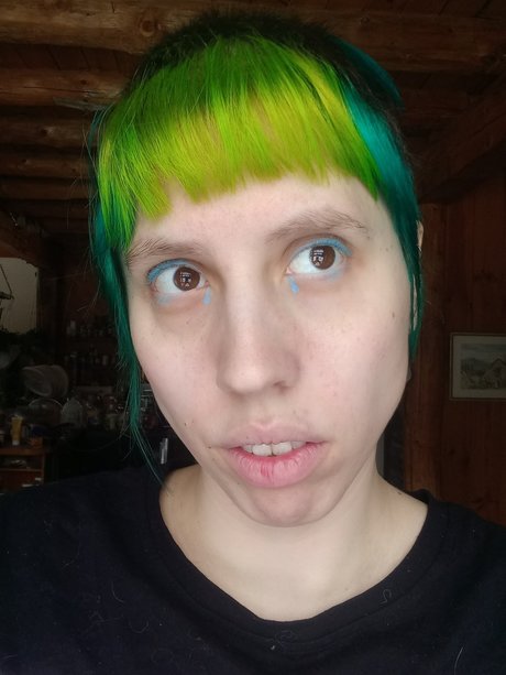 Pixel high quality model pictures