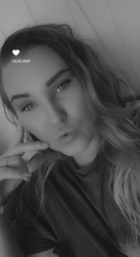 Phoenix Banks xxx actress galleries