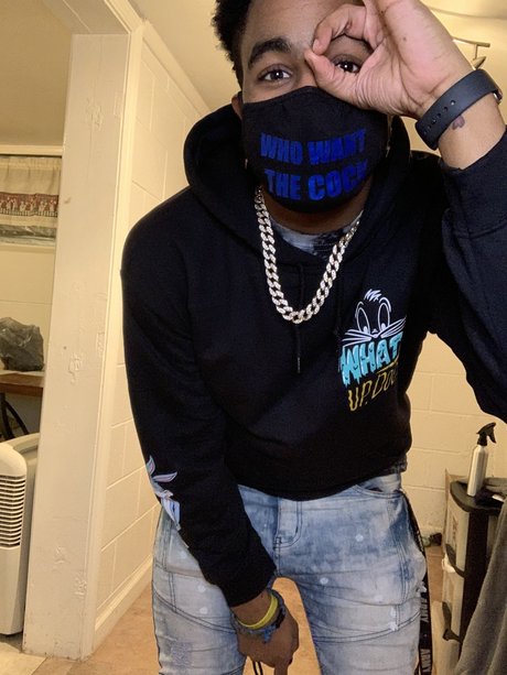 Phinesse model perfect pic