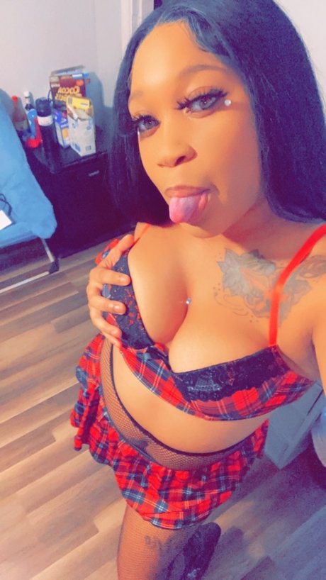 FantasiiDi r high quality model pic