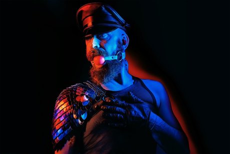 PeterTheLeatherMan erotic model images