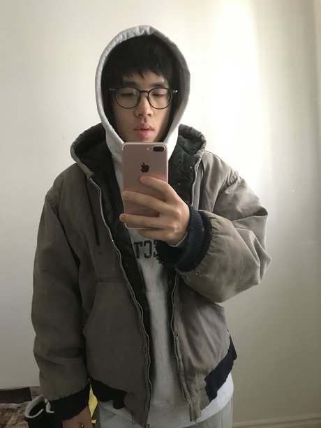 plumdrop nude model image