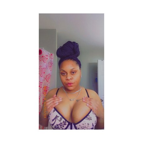 Pleasure Green xxx actress image