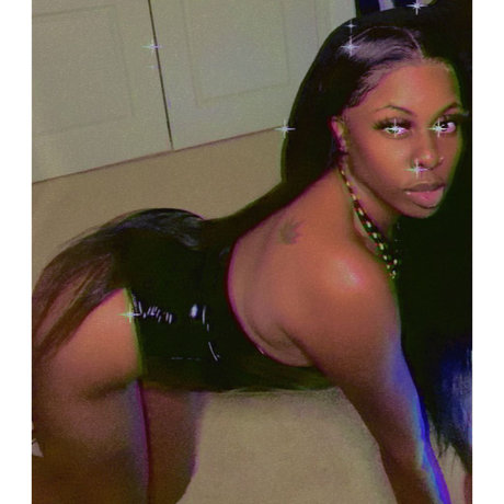 VioletNoir naked model pictures