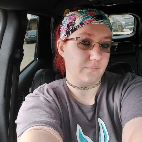 Aurora Wolf hd actress pics