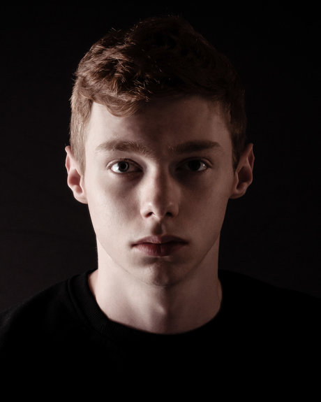 _Christian Bare hd model picture