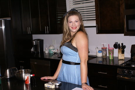 Pinup Liz perfect pornstar pictures