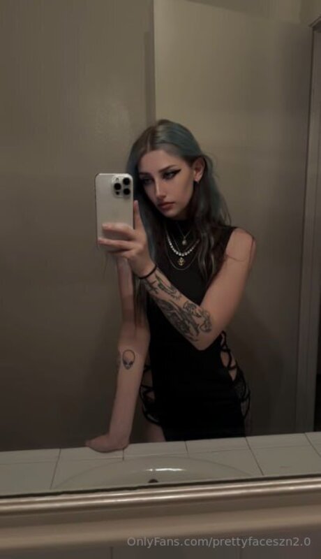 PrettyFaceSzn Naomi Nash pretty model archive