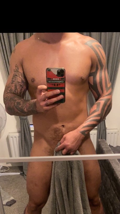 skinny shemale onlyfans nude pic