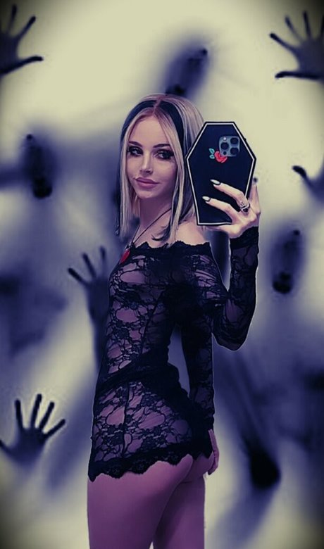 Kirsten Kaye pretty star pictures