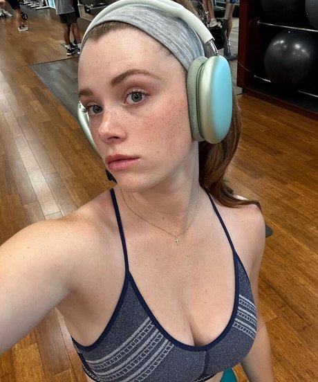 Violet Brinson star naked archive