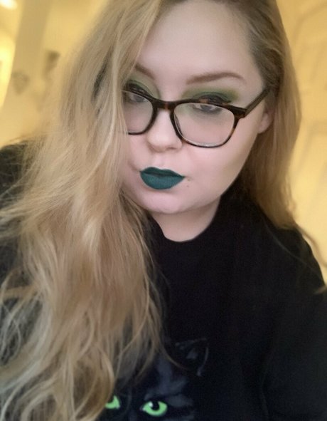 bbwqueeeen erotic star pic