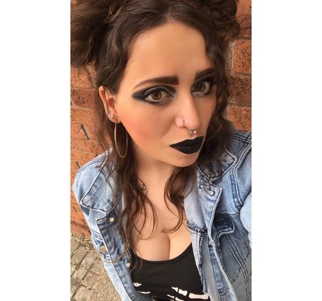 DaniLou model nice archive