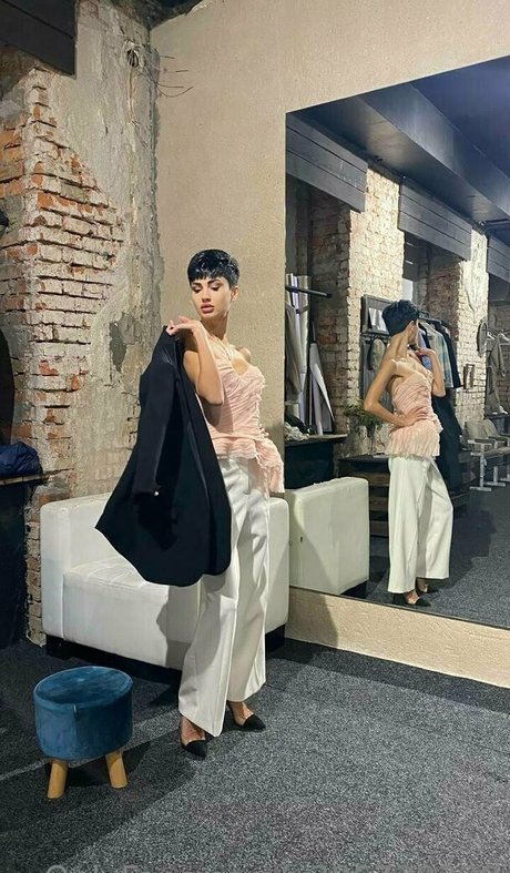 thebaddest m0mmy pornographic star img