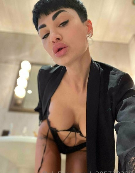 famous girls onlyfans nice picture