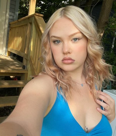 Anna Wright pretty star photos