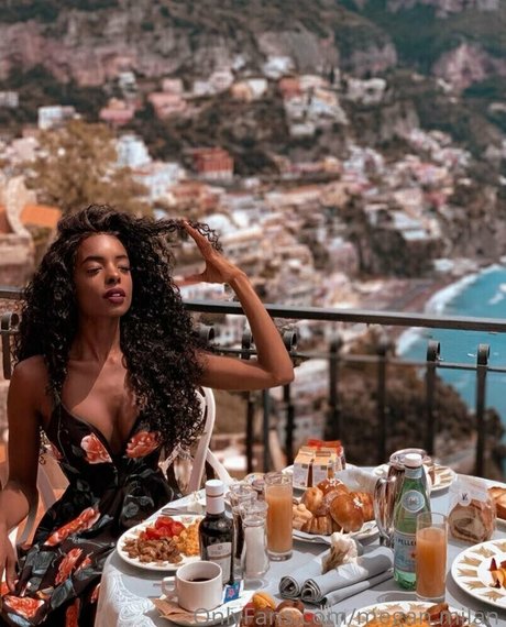 Megan Milan xxx model img