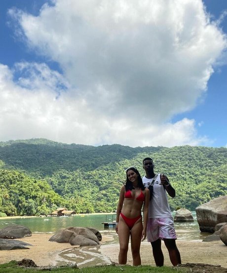 Izabelly Linhares porn actress galleries