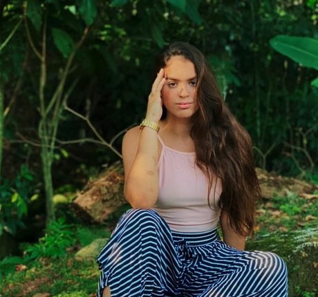 Izabelly Linhares pornstar sex img