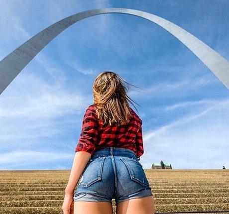 Sasha Emiri star pretty gallery