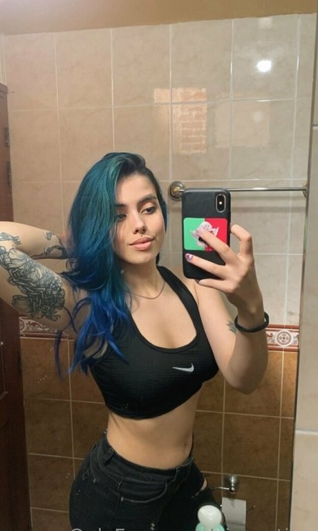 vicposting sexy model pics