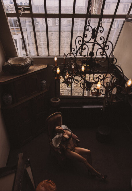 Budai Brigi free model photo