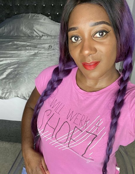 mslorraineldn perfect model image