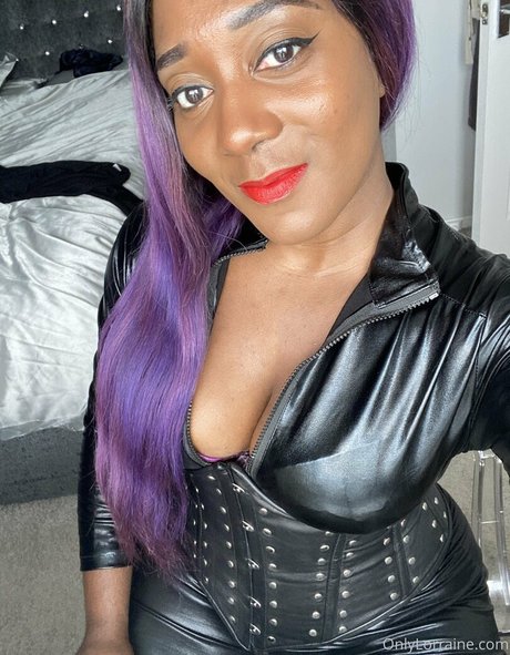 mslorraineldn erotic model picture