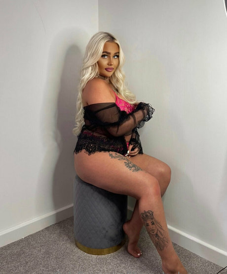 inkedblondieeee xxx pornstar pic