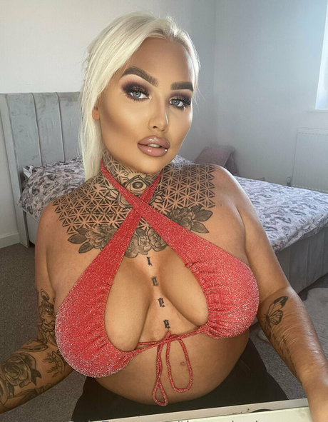 blonde shemale onlyfans pornos img