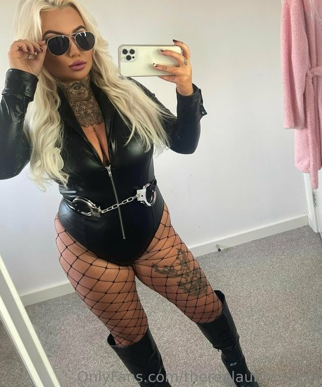 inkedblondieeee pornstar sexy pics