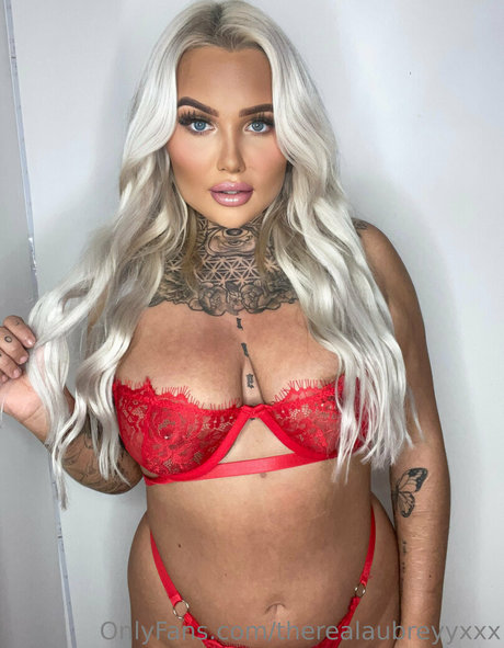 inkedblondieeee pornstar nice pictures