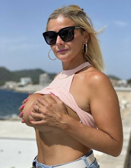 Lady Dina hd pornstar archive