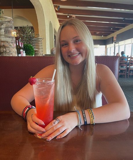 Anya Marie xxx model picture