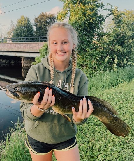 Anya Marie art star galleries