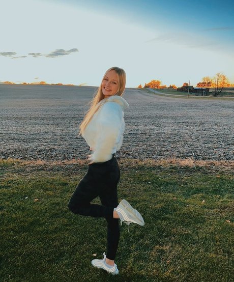 Anya Marie star pornographic pic