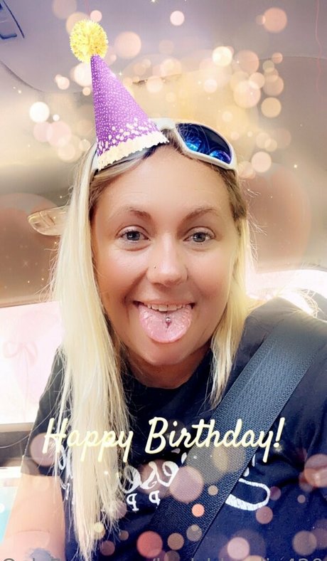 bad blondie33 erotic actress photo