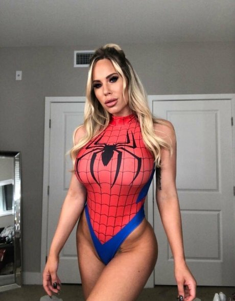 oliviaaustinxxx model pornographic picture