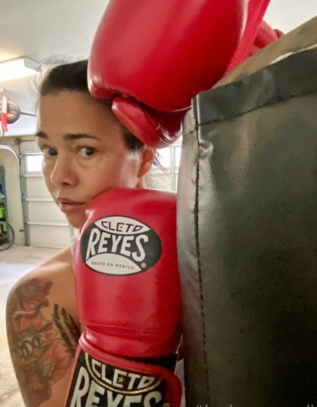 thedanavespoli model pornographic pic