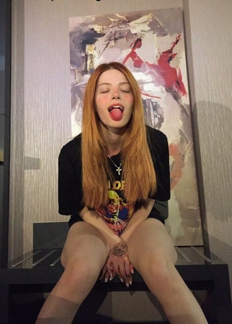 Akasi ASMR adult model photo