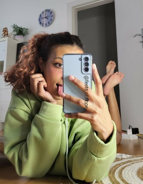 hope feet free actress gallery