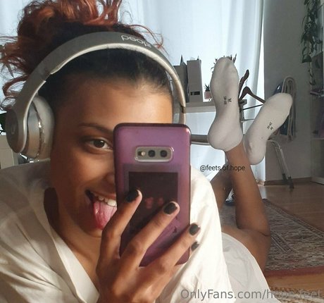 hope feet adult star photo