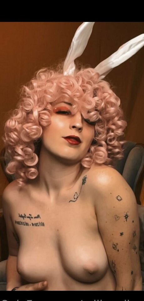 milkandhoney1201 nude actress gallery