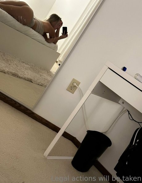 livelovelee naked star pic