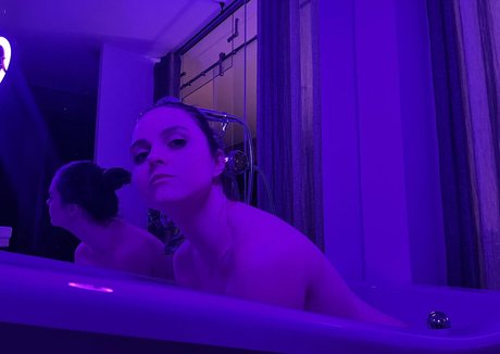 sweet bonnyy art star pic