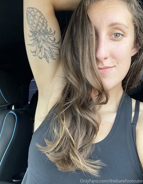 thebarefootcutie Quick photo