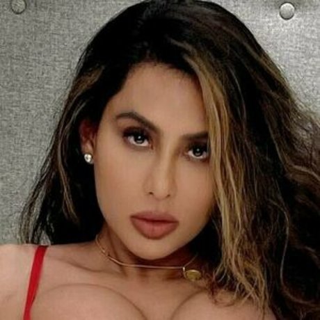 trans heaven model naked galleries