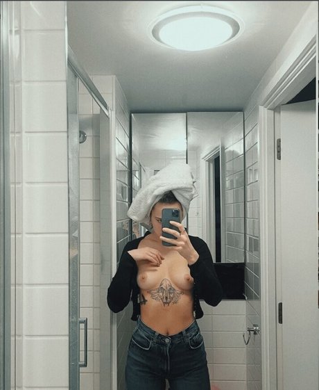 Polinarss nice actress pic