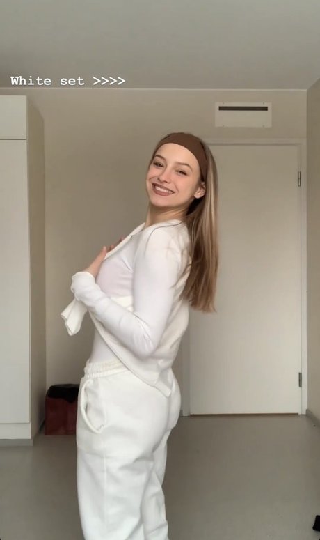 Romane Salvetti model sex photos